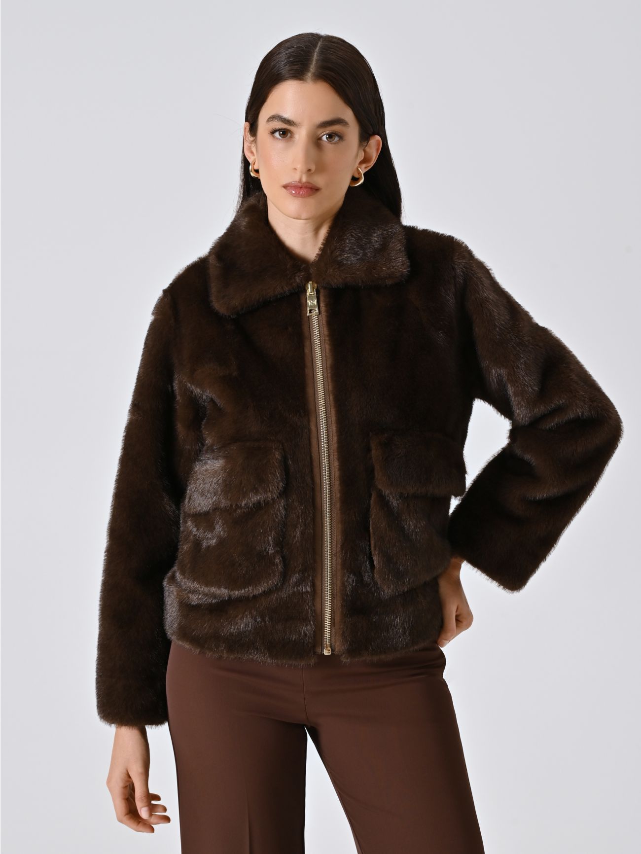 Chaqueta corta de pelo sintético marrón in_i7