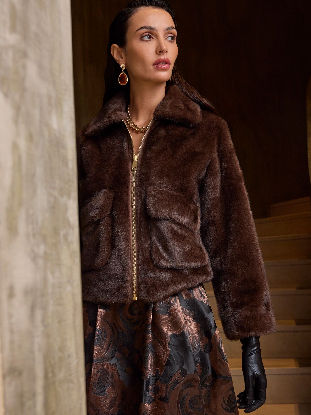 Kurze Jacke mit Pelzeffekt in Braun  Rinascimento