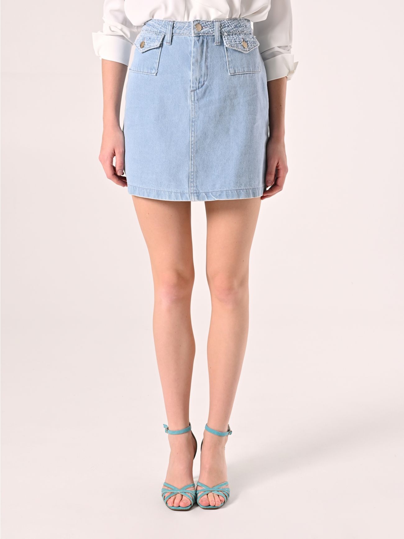 Jupe courte forme « de ligne A » en denim clair det_2