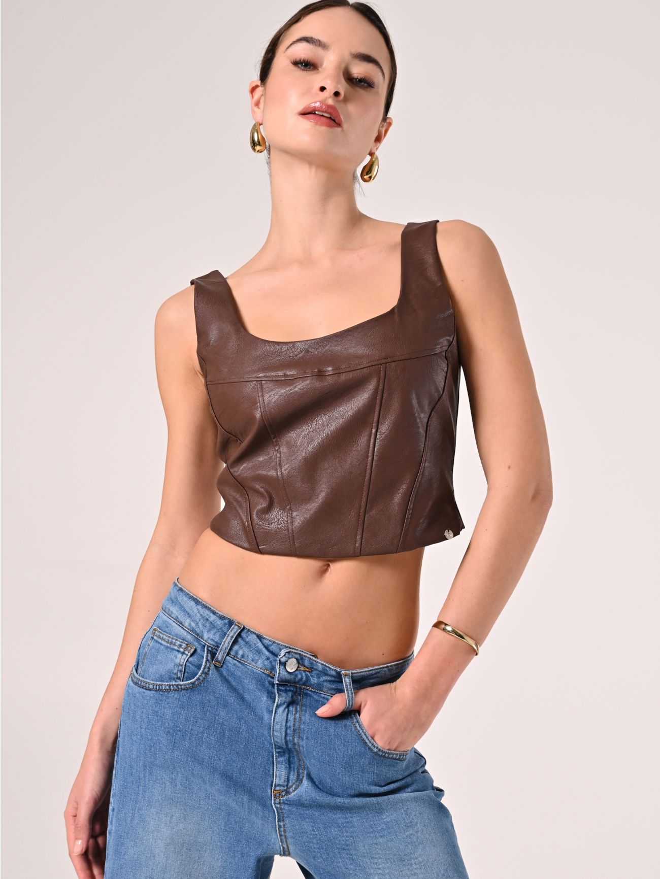 Haut en simili-cuir marron in_i7