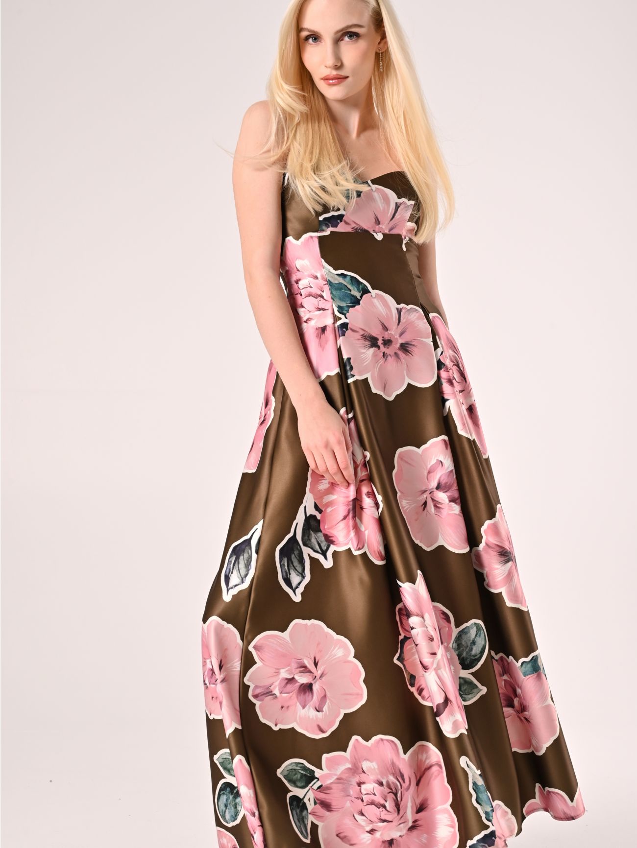 Kleid mit Tellerrock und Blumenmuster  Rinascimento