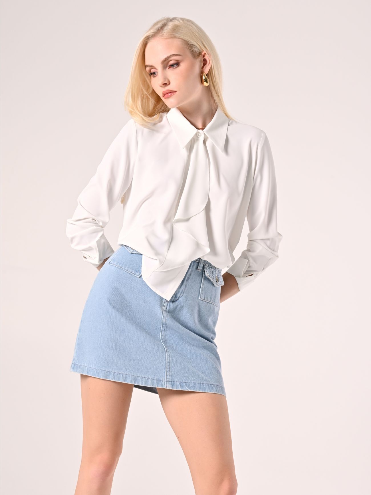 Blusa Bianca con Colletto in_i7