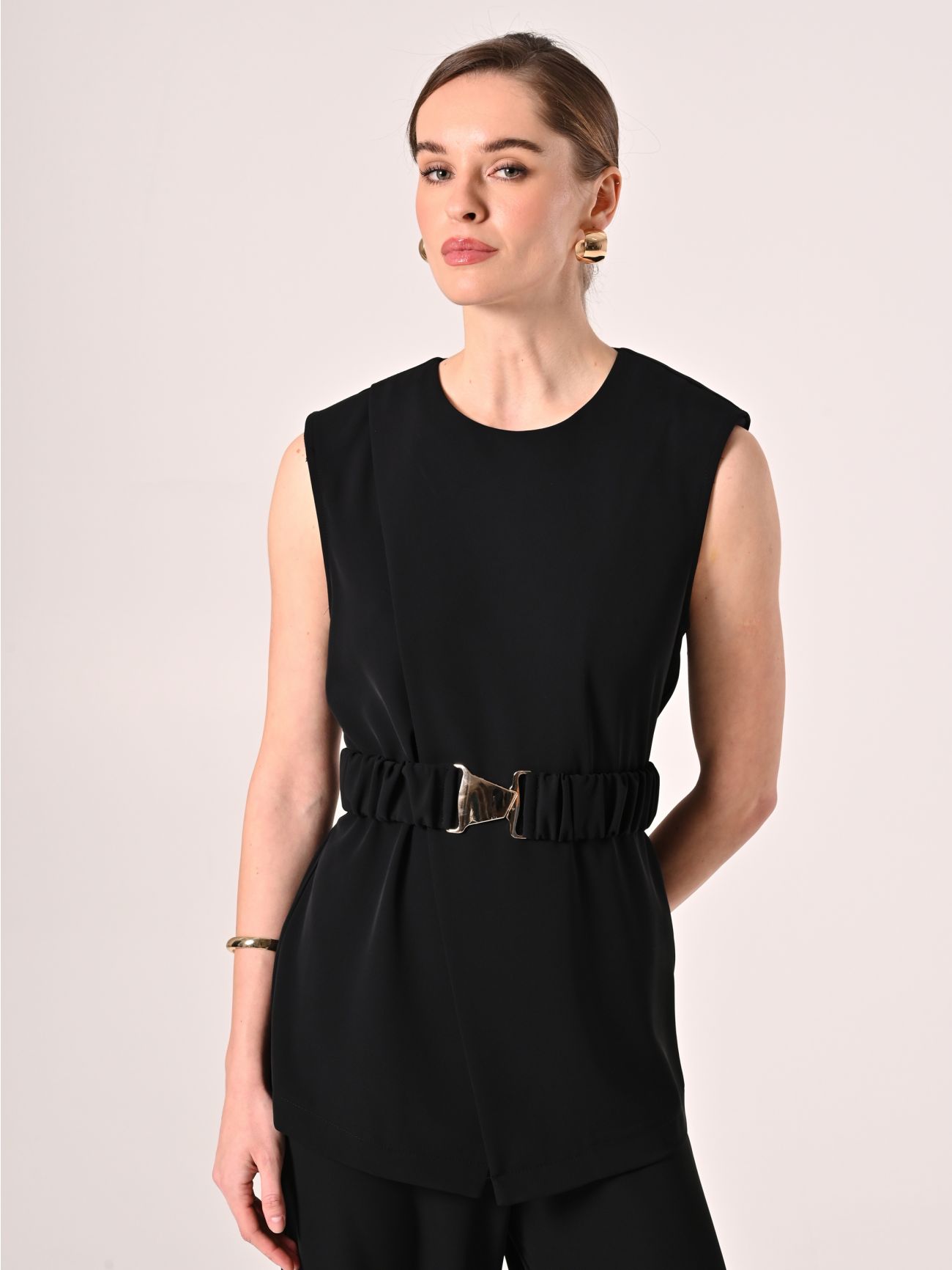 Blouse en tissu crêpe cady noire in_i7