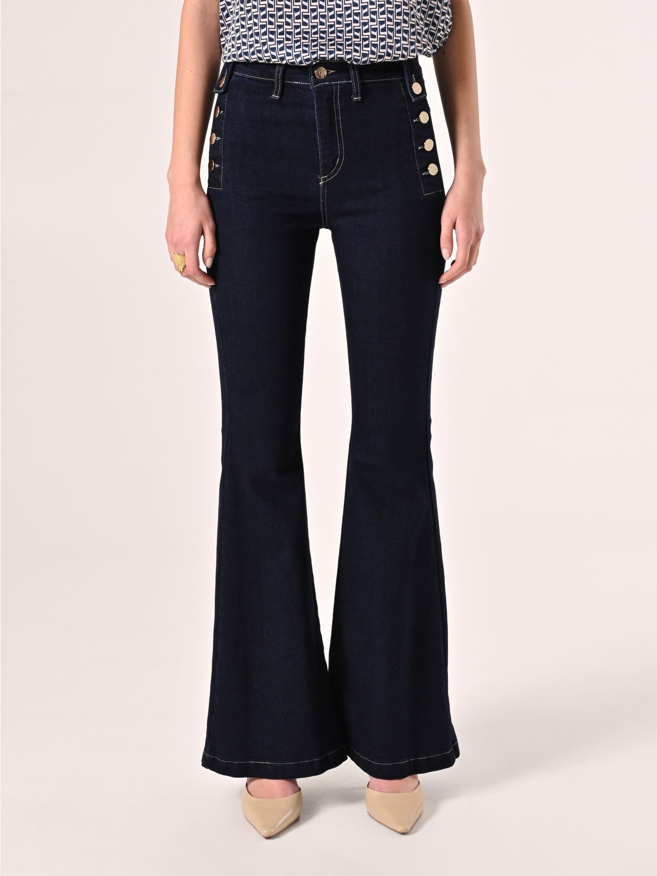Flared Jeans with Buttons det_2