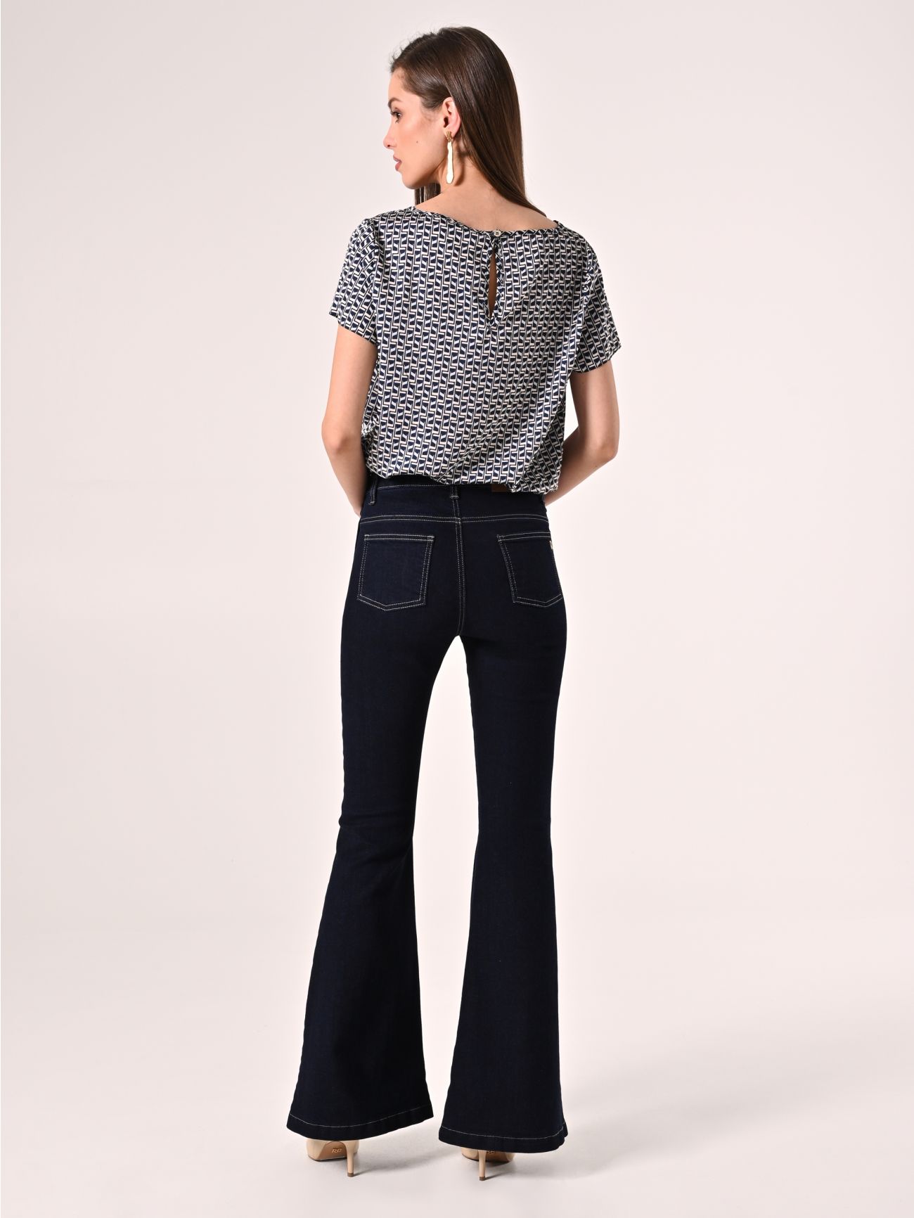 Flared Jeans with Buttons det_3