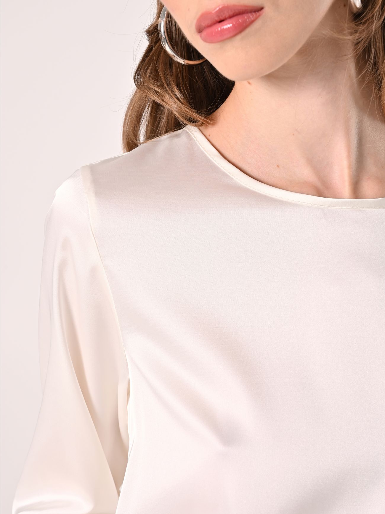 Bluse aus Satin in Weiß in_i5