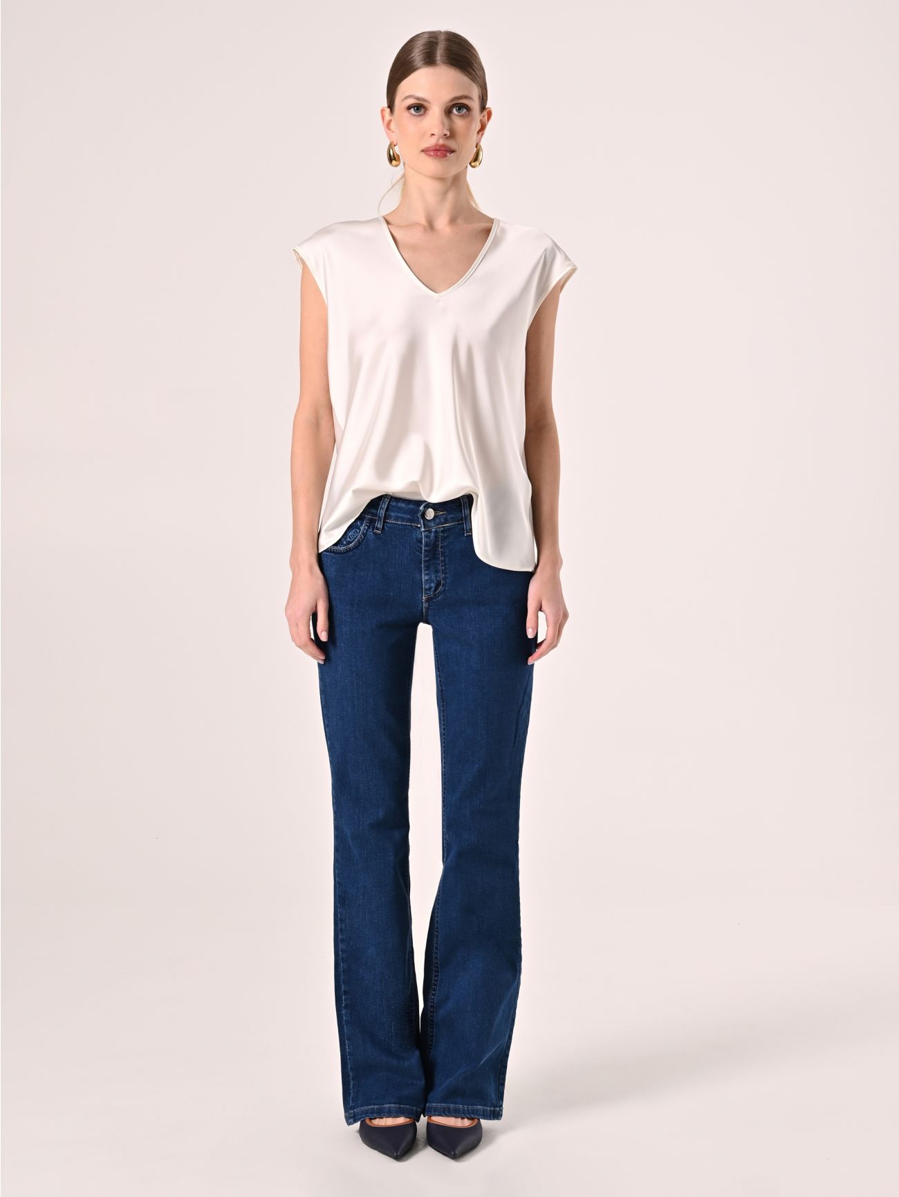 Bluse aus Satin in Weiß det_1