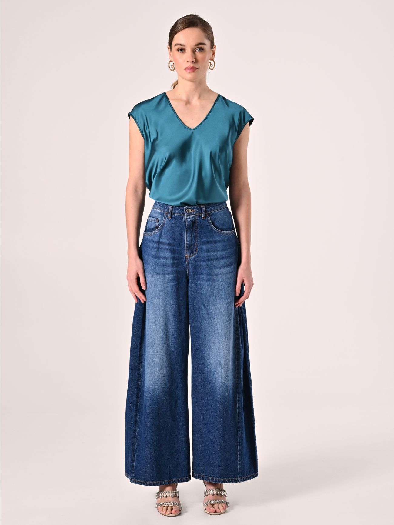 Bluse aus Satin in Grün det_1