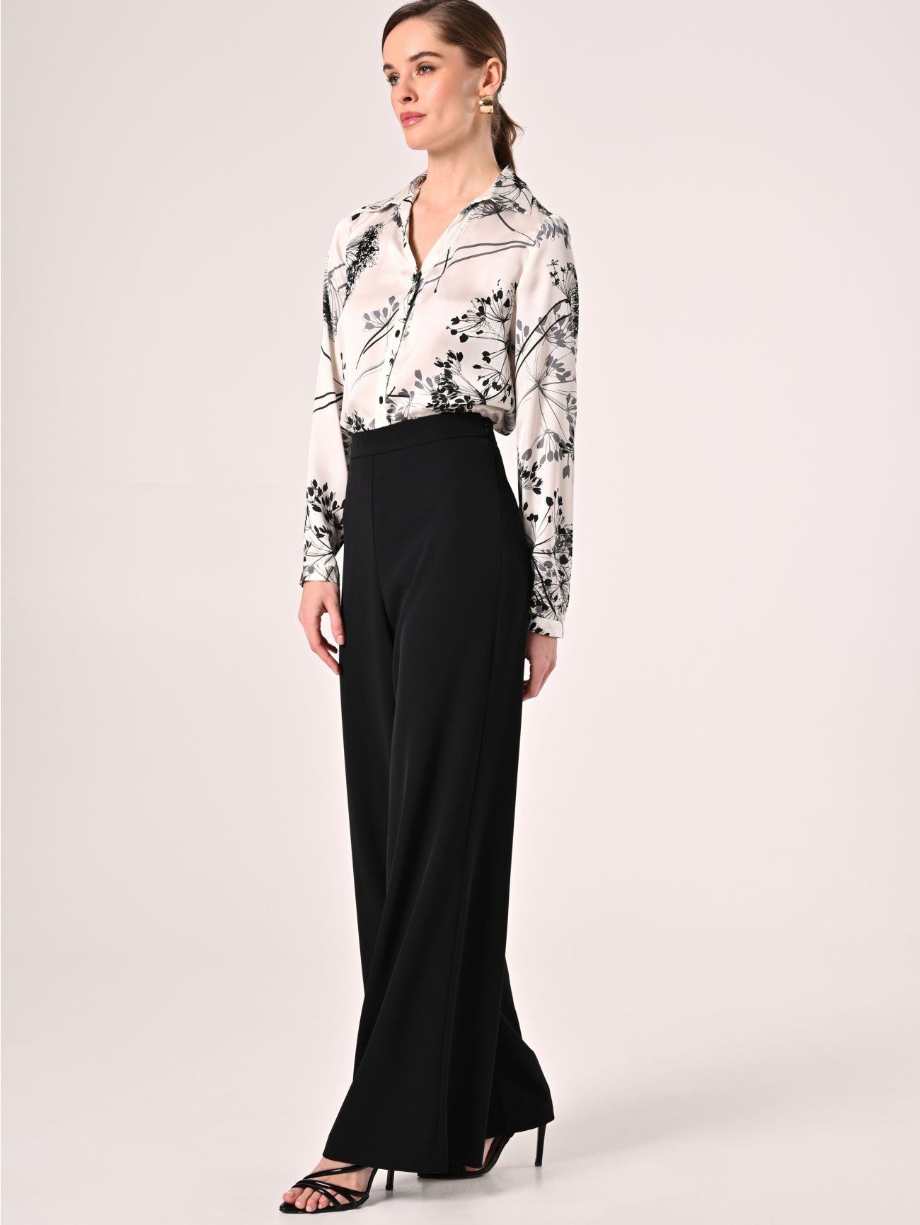 Wide-Leg Trousers in Black Cady in_i7