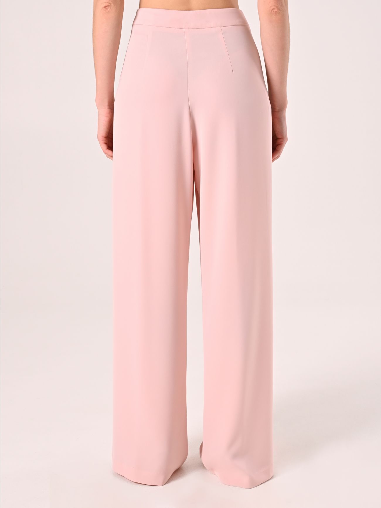 Loose Trousers in Cady det_3