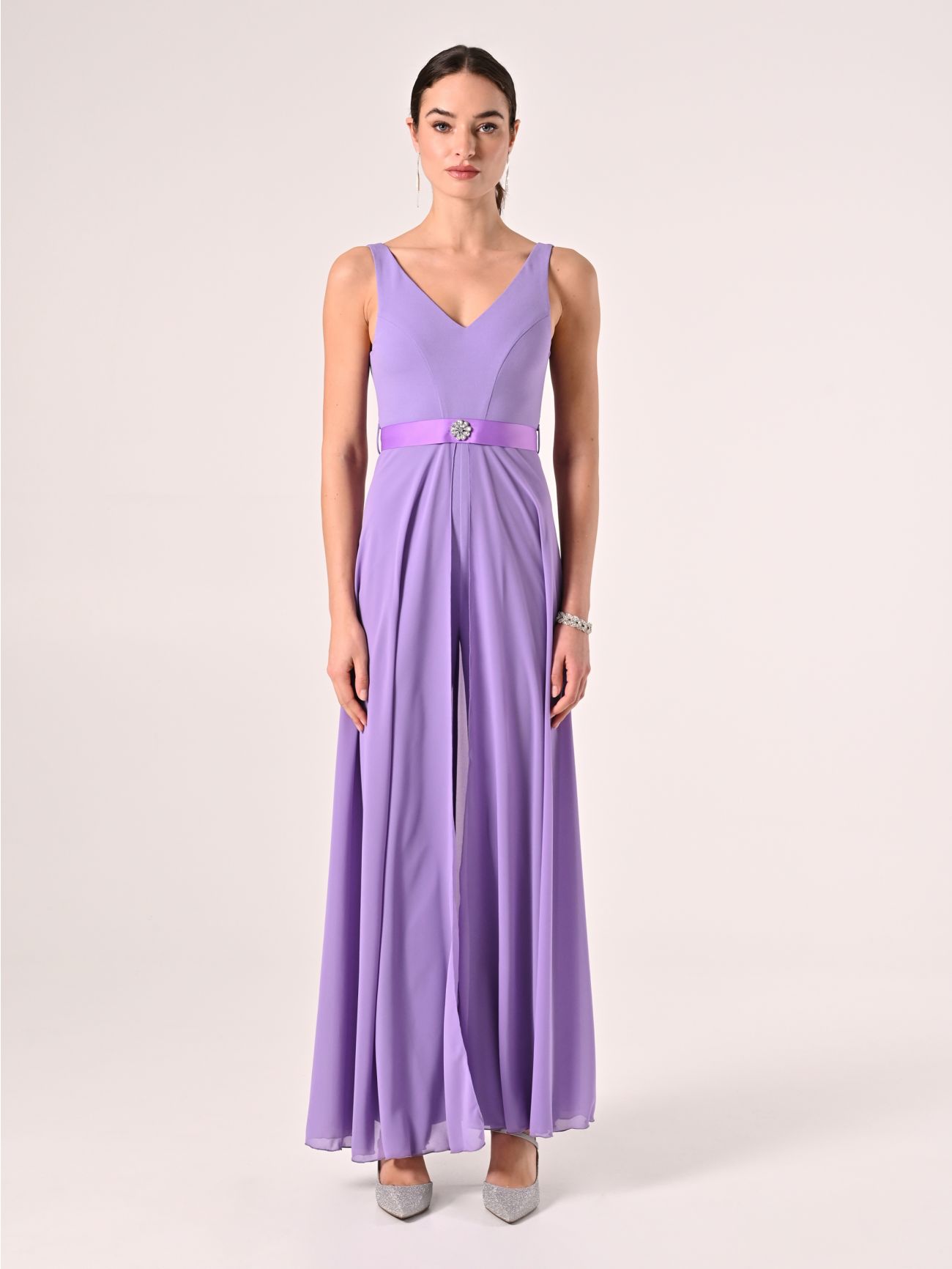 Combinaison couleur lavande avec ceinture bijou det_1