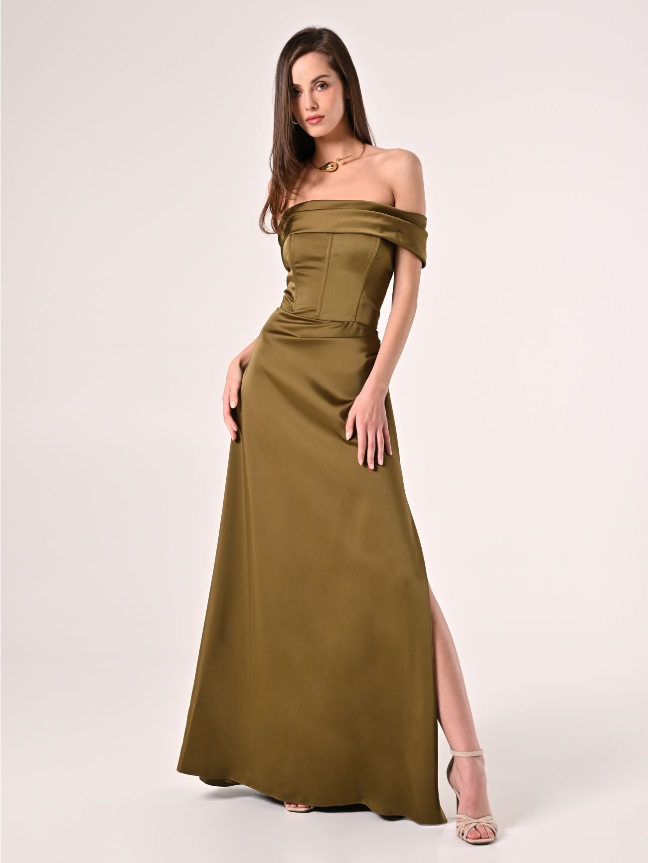 Long Off-the-Shoulders Dress in Military Green in_i7