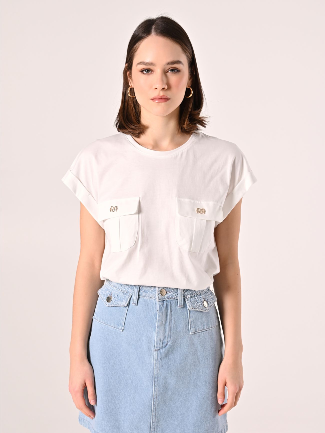 Weißes T-Shirt mit Utility-Taschen det_2