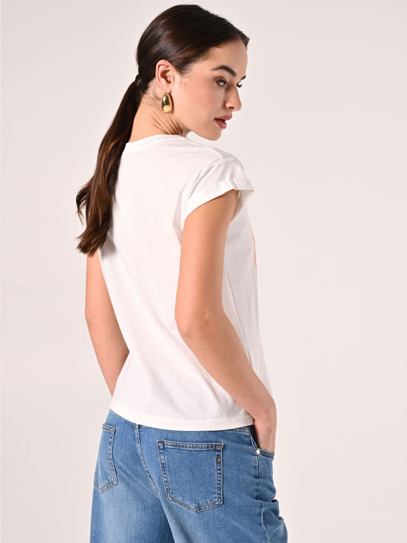 Bawełniany T-Shirt z nadrukiem z motywem róż i kryształków det_3