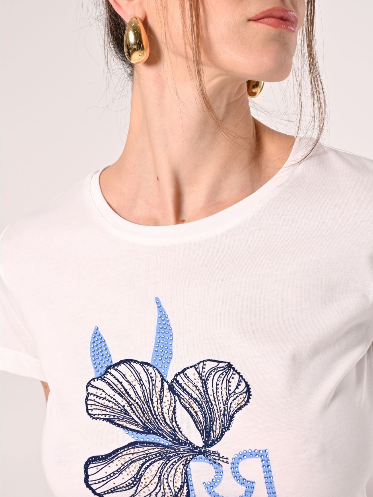 Biały T-shirt z domieszką wiskozy in_i5