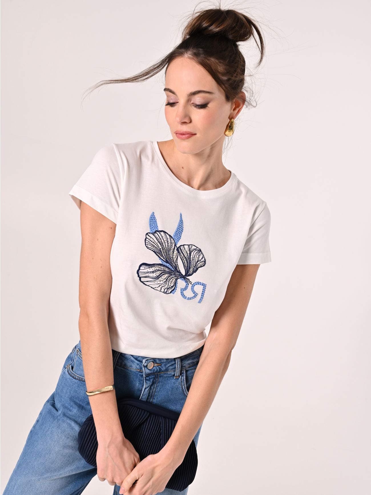 Biały T-shirt z domieszką wiskozy in_i7