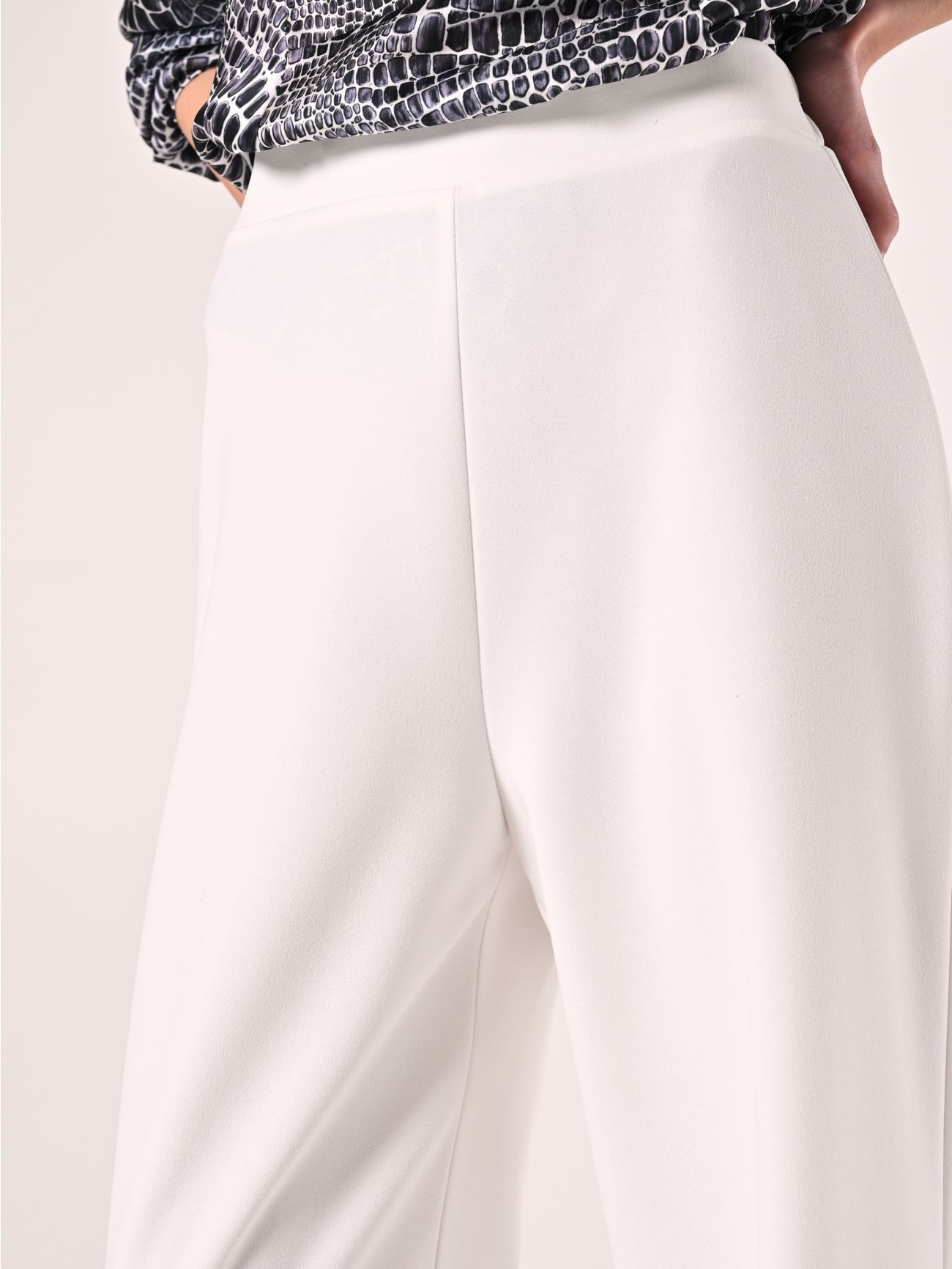 White Palazzo Trousers in_i5