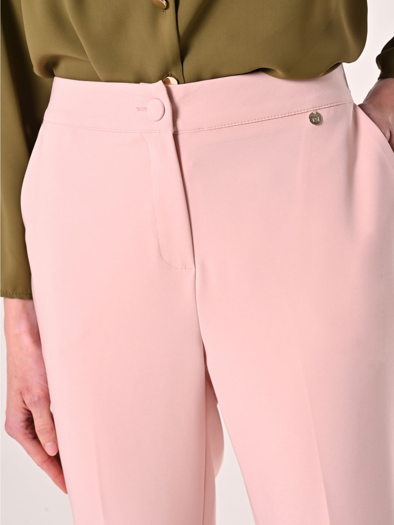 Pantaloni con Bottone Ricoperto Rosa in_i5