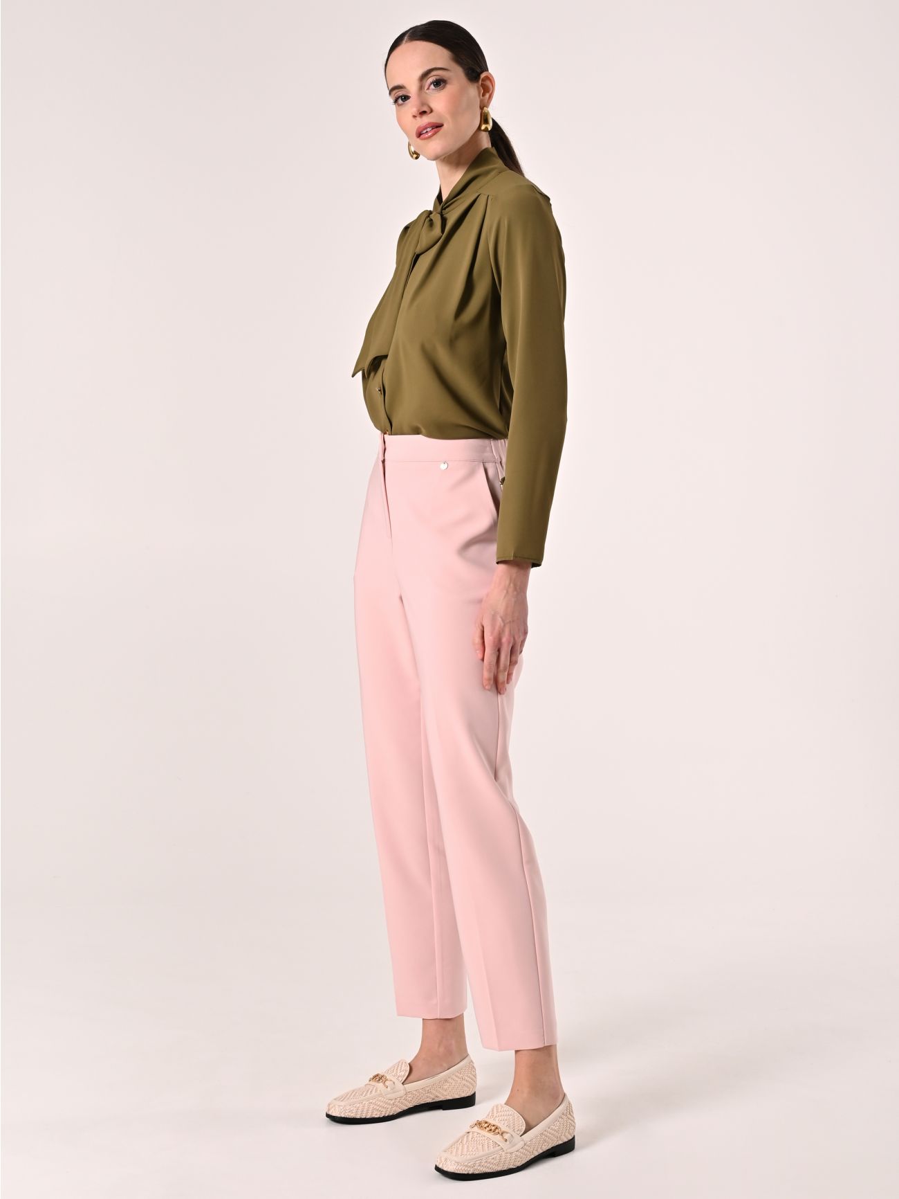 Pantaloni con Bottone Ricoperto Rosa in_i7