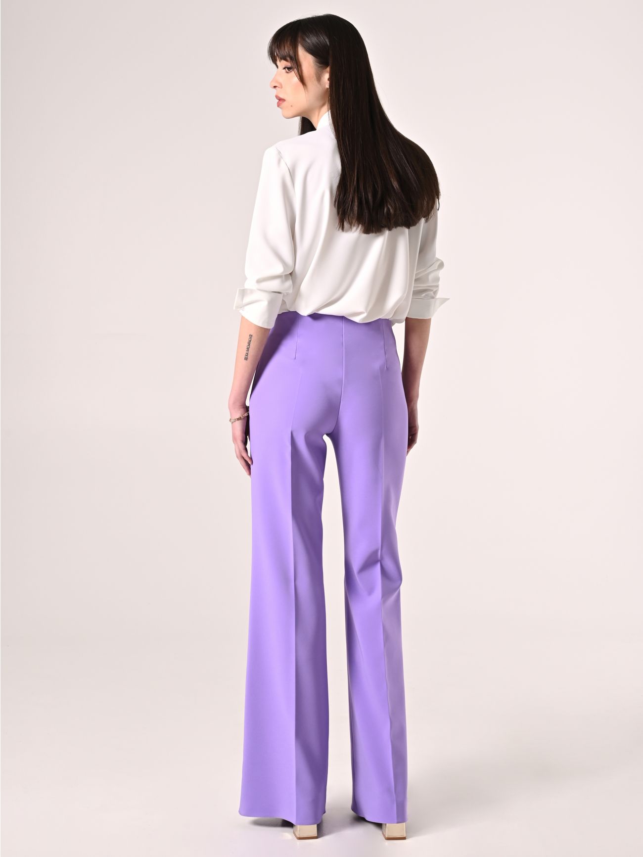 Pantalón palazzo en tejido técnico morado det_3
