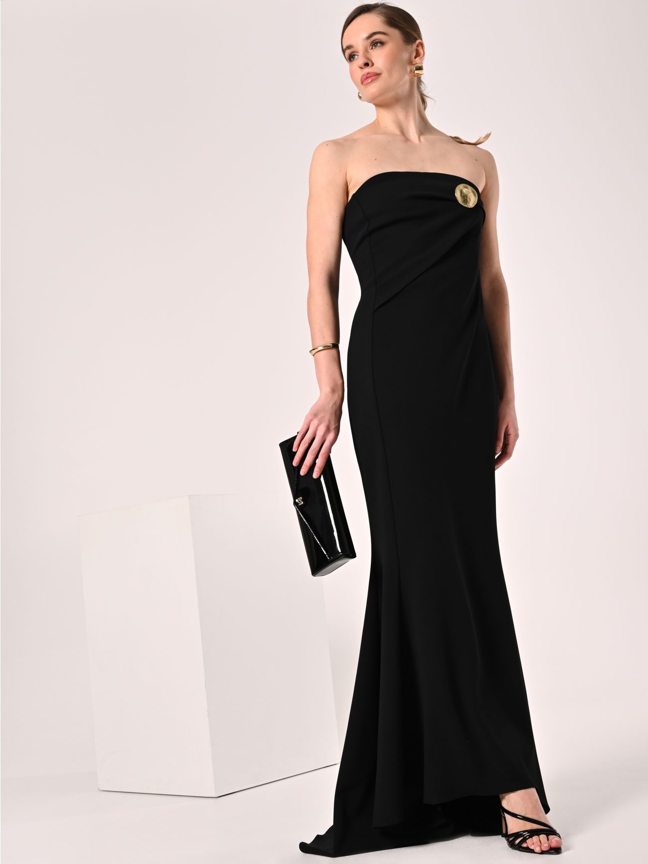 Langes Kleid in Schwarz sp_e1