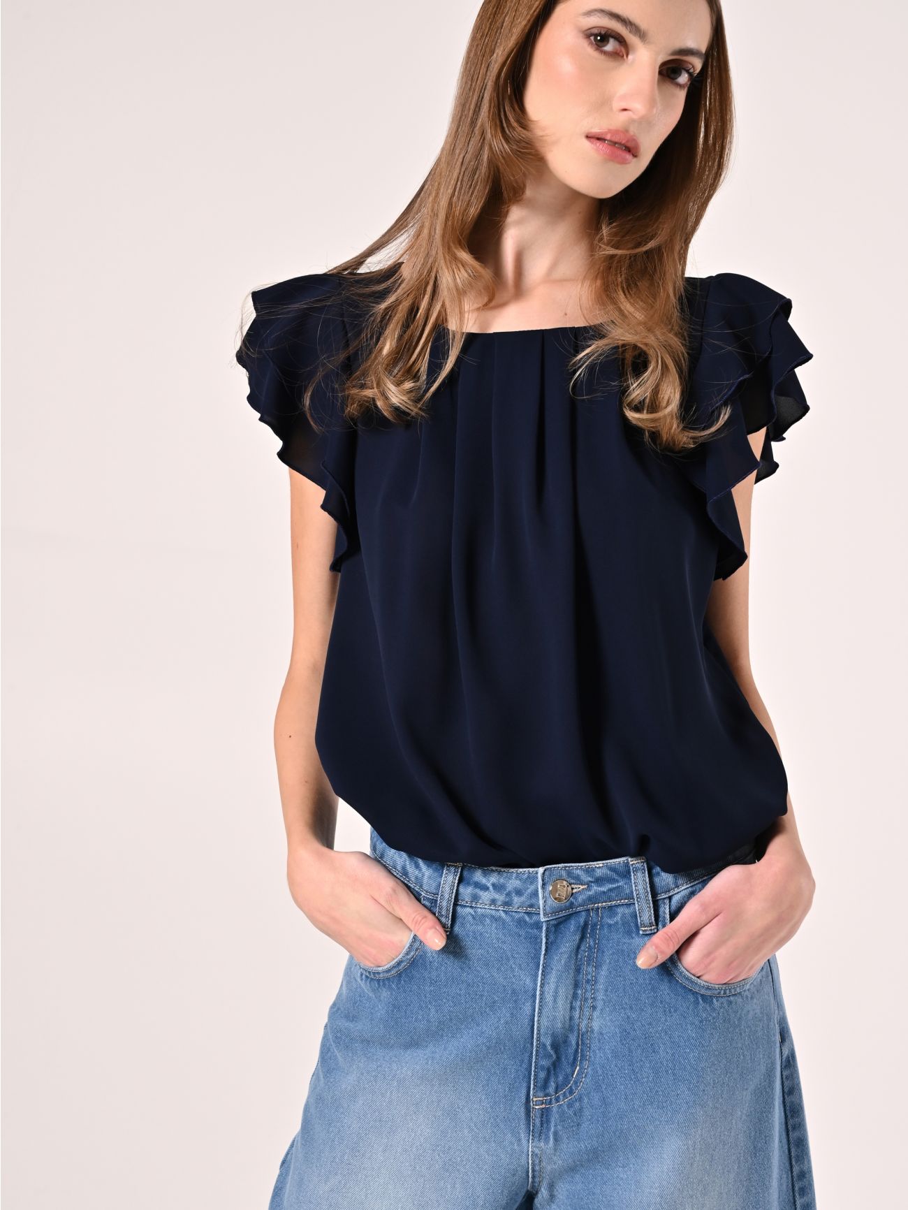 Bluse mit Flügelärmeln in Marineblau in_i7