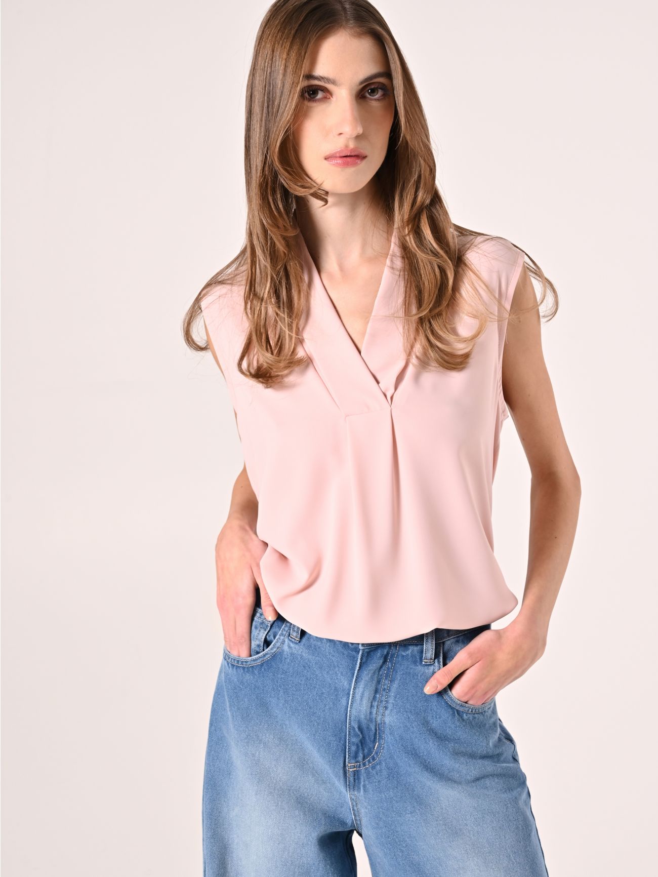 Blouse avec encolure à ourlet rose in_i7