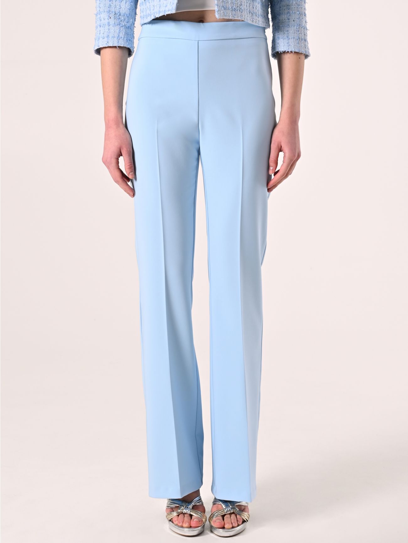 Ausgestellte Hose aus technischem Gewebe in Hellblau det_2