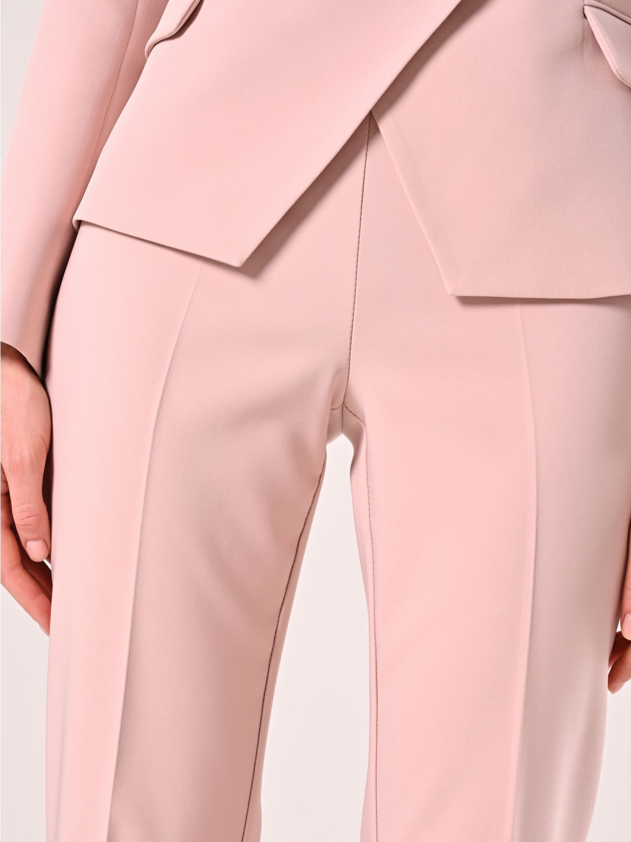Pantaloni in Tessuto Tecnico Rosa Chiaro in_i5