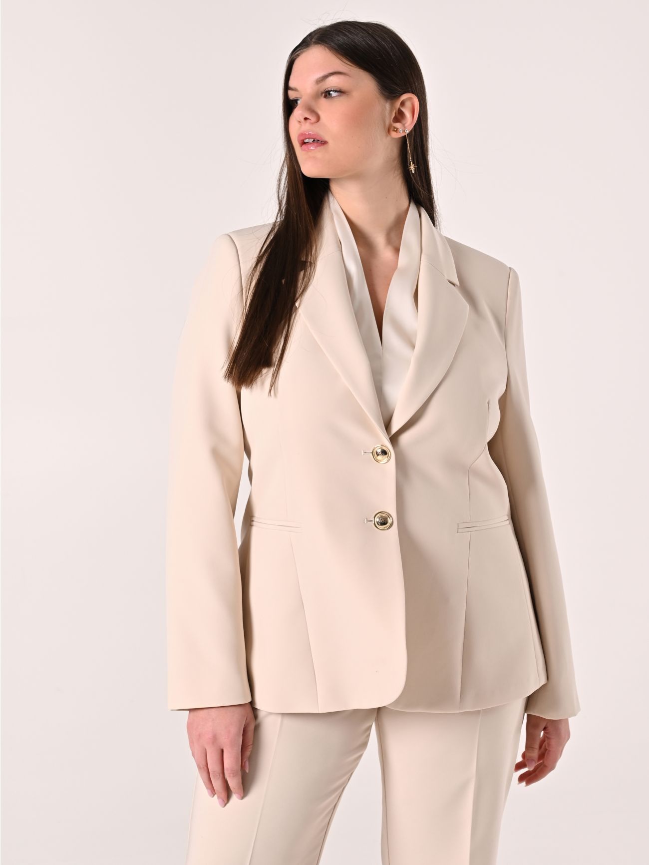 Curvy-Jacke in hellem Beige in_i7