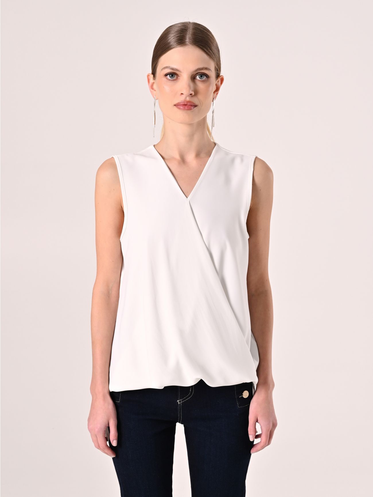 Asymmetrische Bluse in Weiß det_2