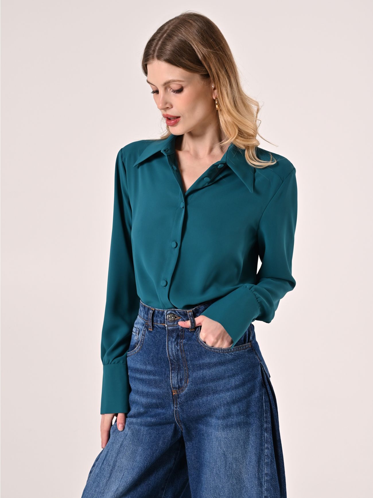 Bluse in Grün in_i7