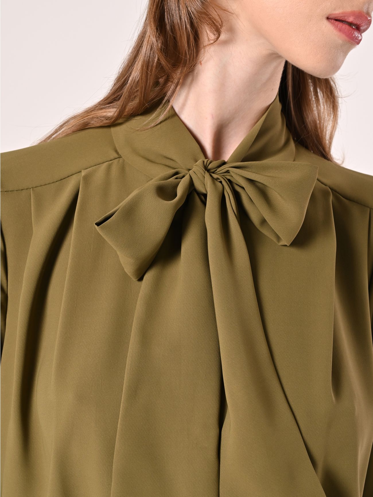 Blusa con Fiocco e Pinces Verde Militare in_i5