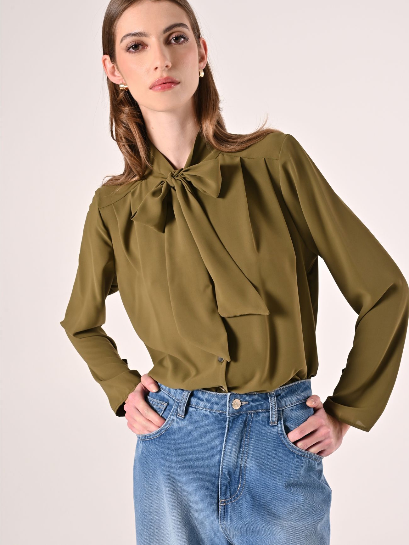 Blusa con Fiocco e Pinces Verde Militare in_i7