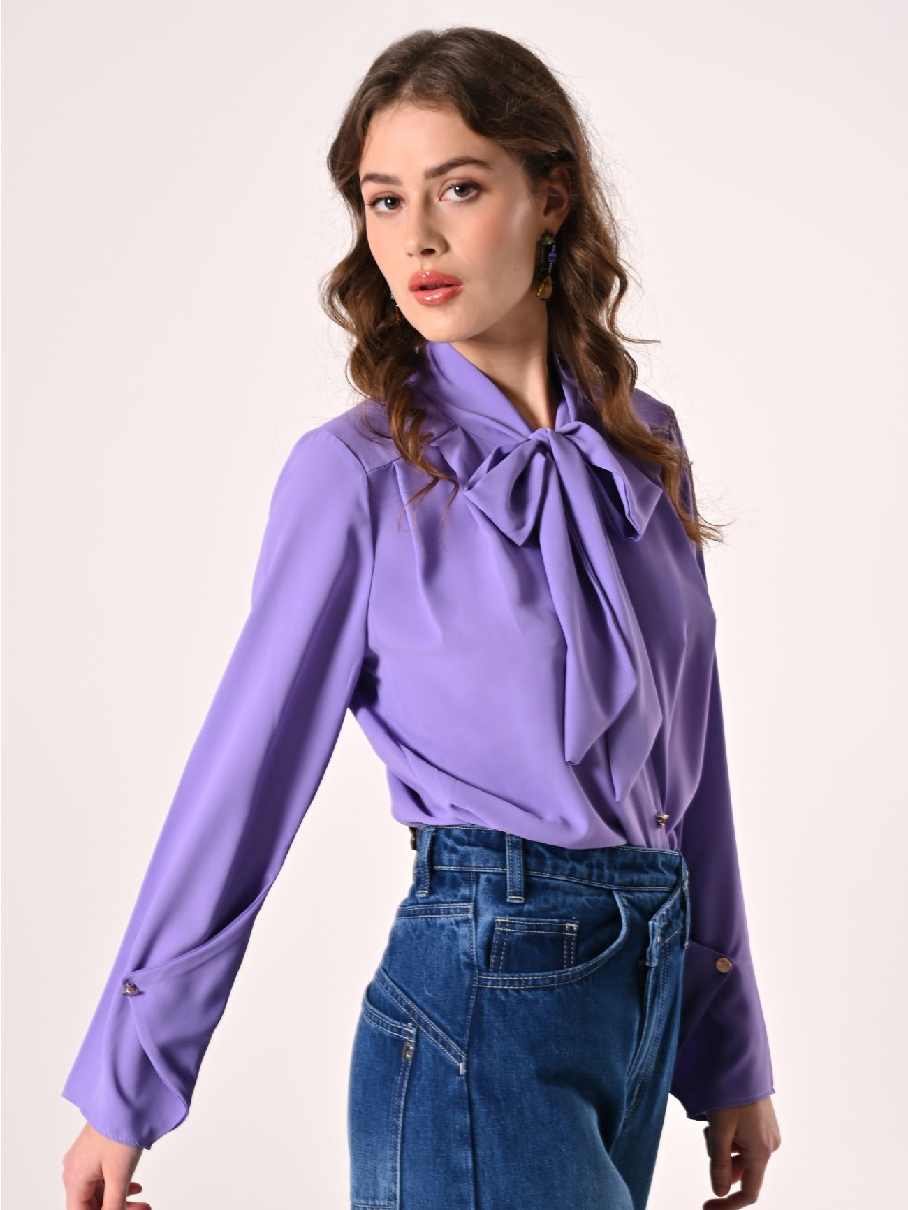 Blusa con Fiocco e Pinces Lilla in_i7