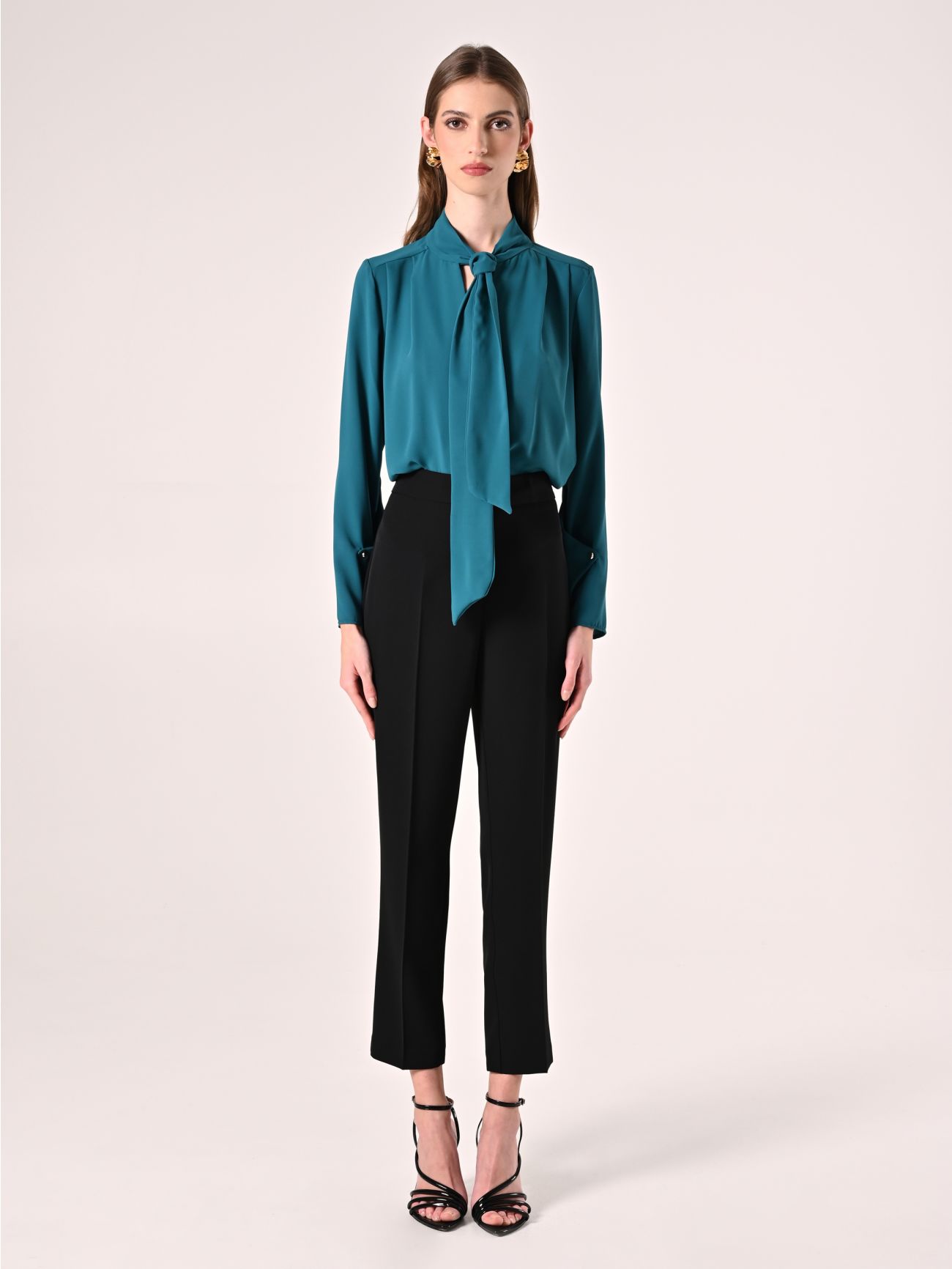 Blouse vert royal avec nœud et pinces det_1