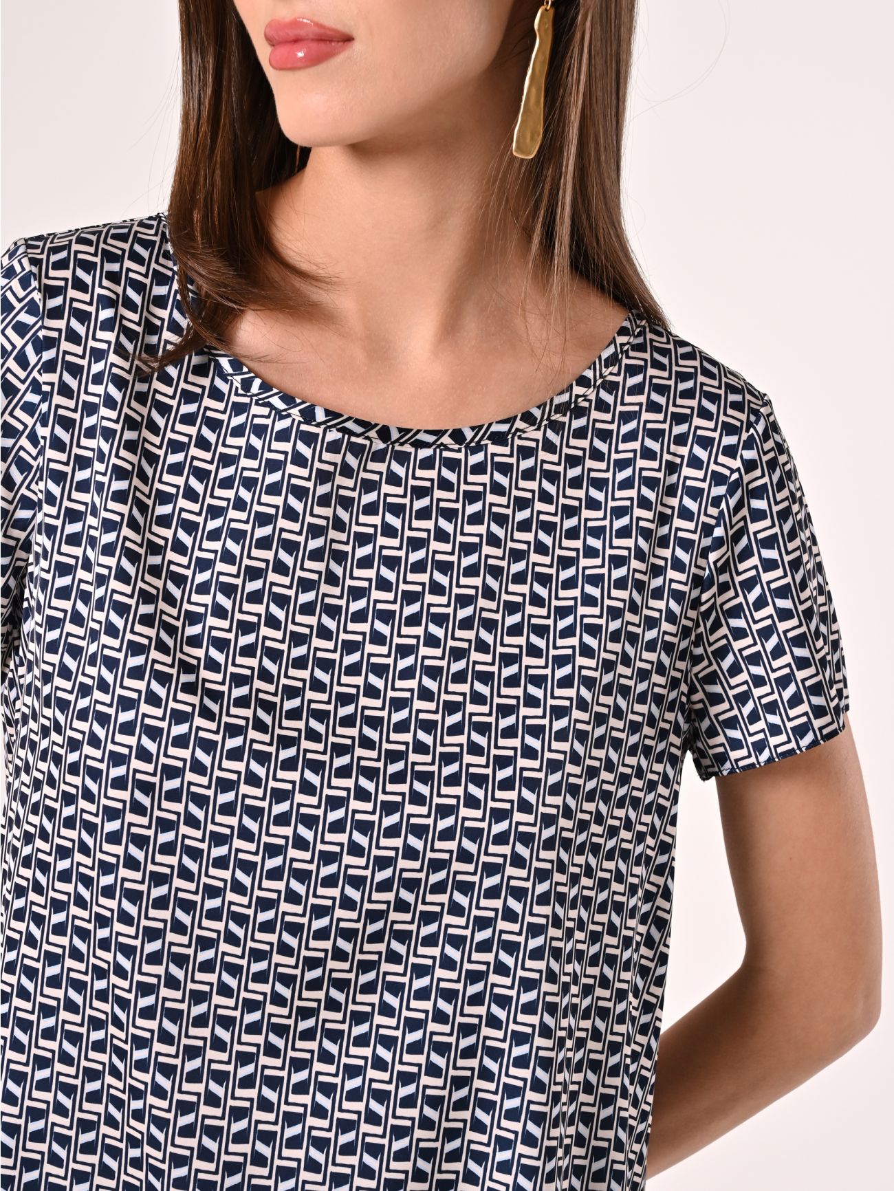 Bluse mit geometrischem Muster in_i5