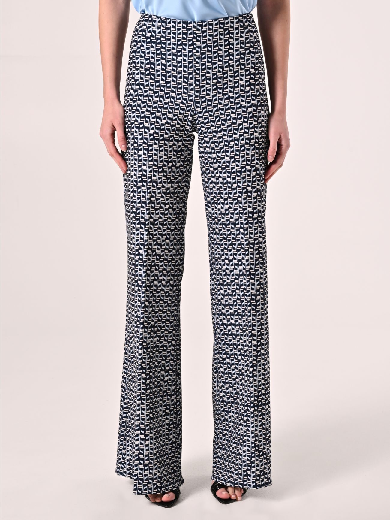 Hose mit geometrischem Muster det_2