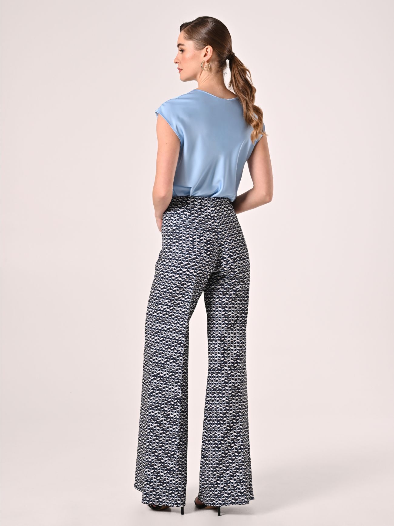 Hose mit geometrischem Muster det_3