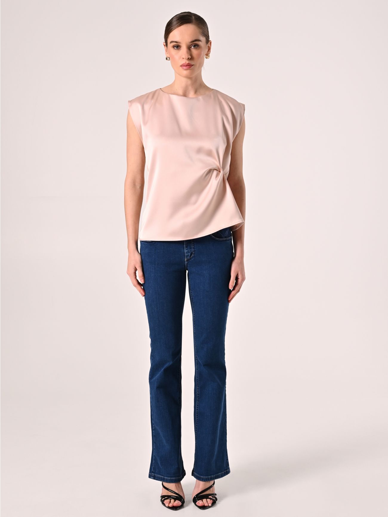 Ärmelloses Top aus Satin in Rosa det_1