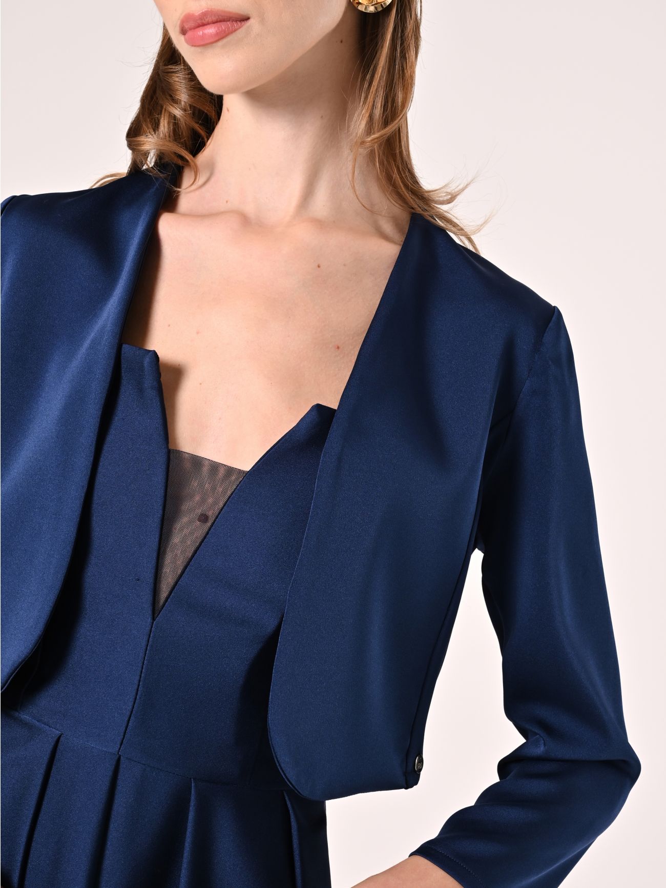 Coprispalle in Raso Blu in_i5