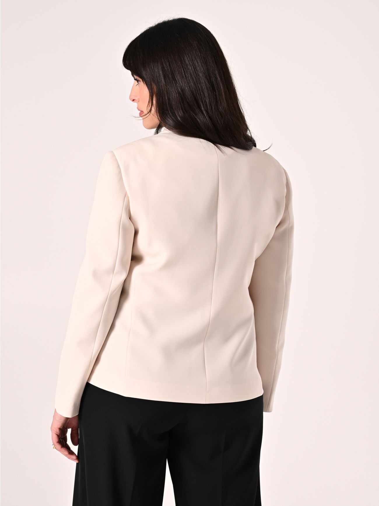 Curvy-Jacke in Weiß det_3