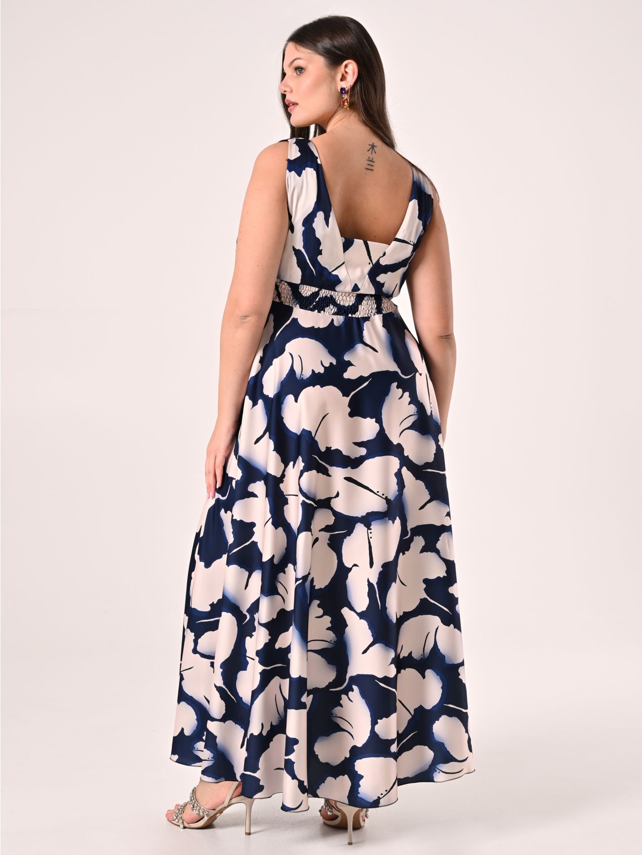 Long Curvy Floral Print Dress det_3