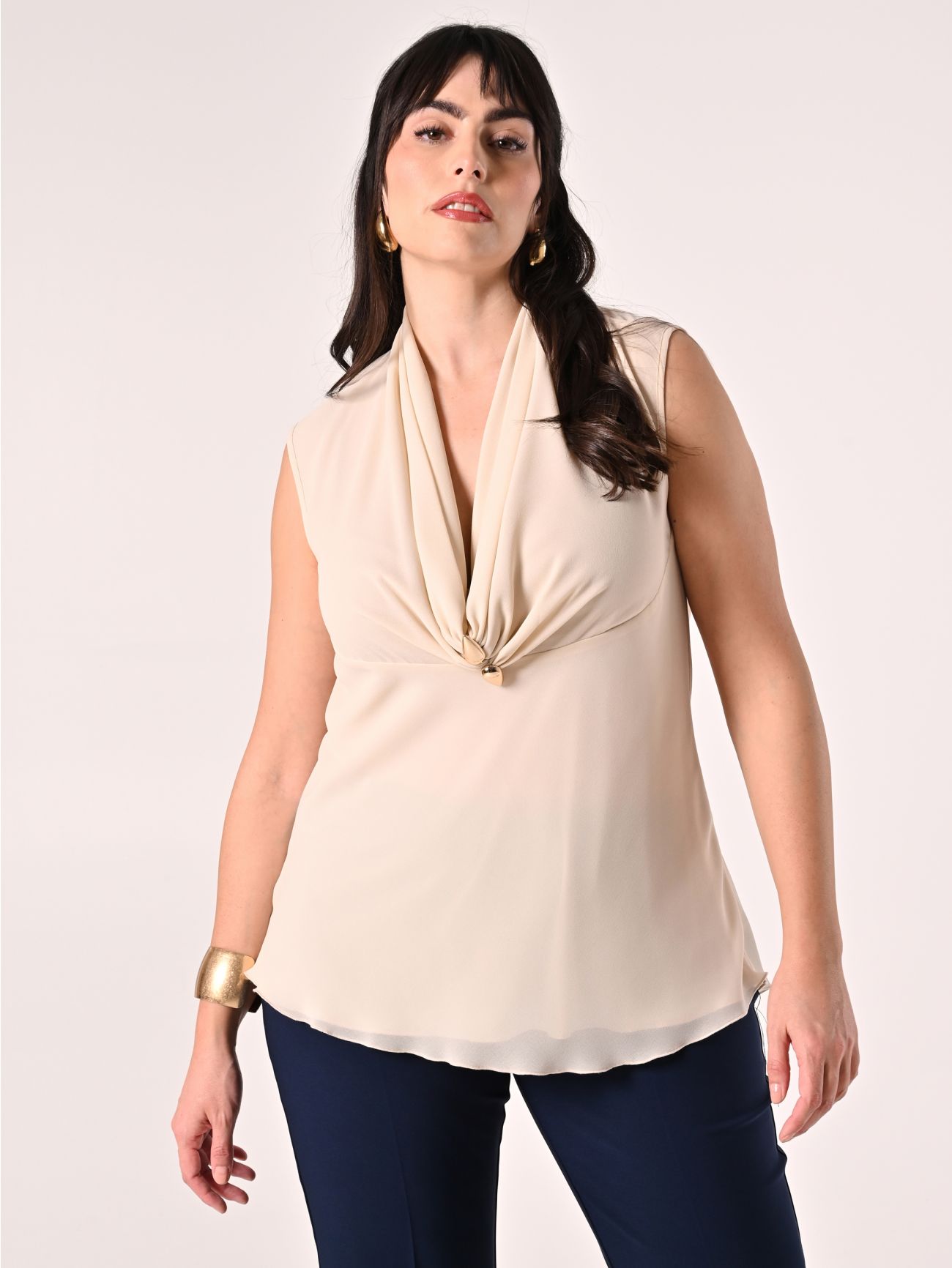 Jewelled Curvy Beige Blouse in_i7
