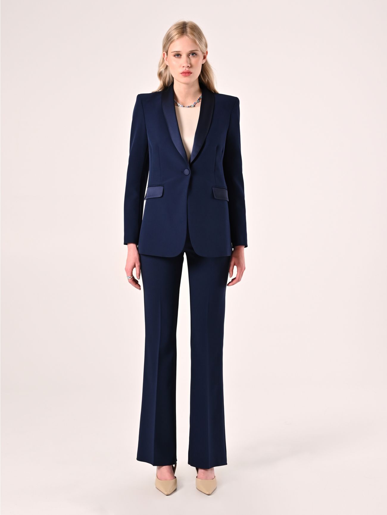 Jacke mit Smoking-Revers in Blau det_1