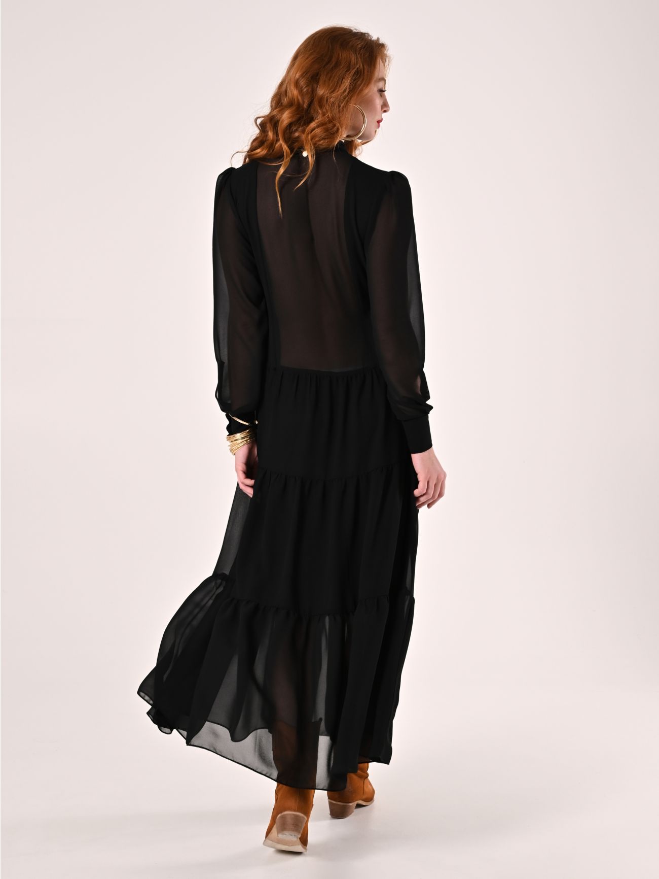 Maxi-Kleid aus Georgette-Kreppstoff in Schwarz det_3