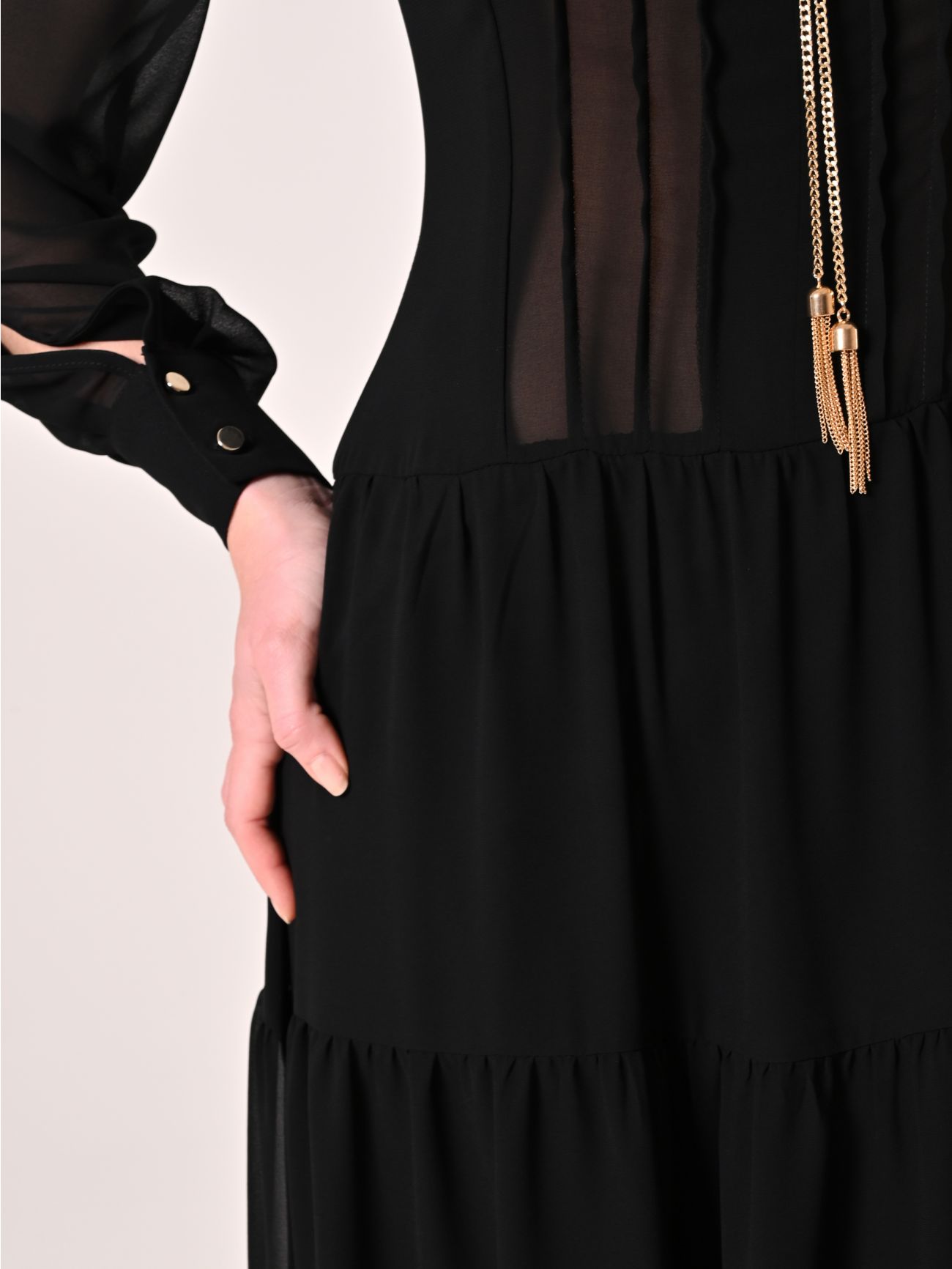 Maxi-Kleid aus Georgette-Kreppstoff in Schwarz in_i5