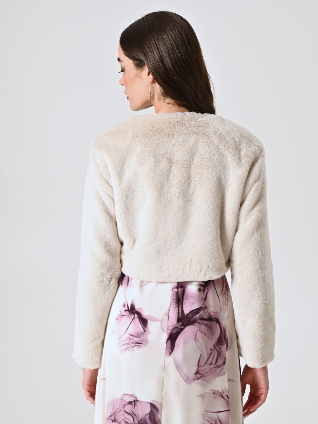 Kurze Jacke mit Pelzeffekt in Weiß det_3