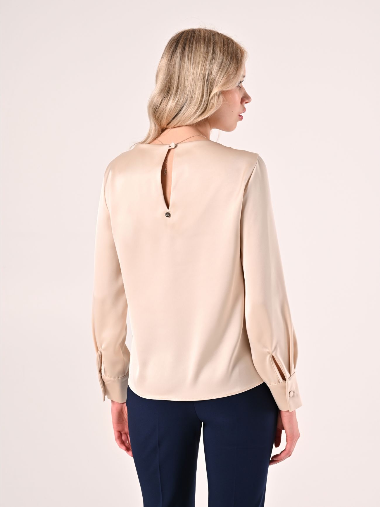 Bluse in Beige aus Satin det_3