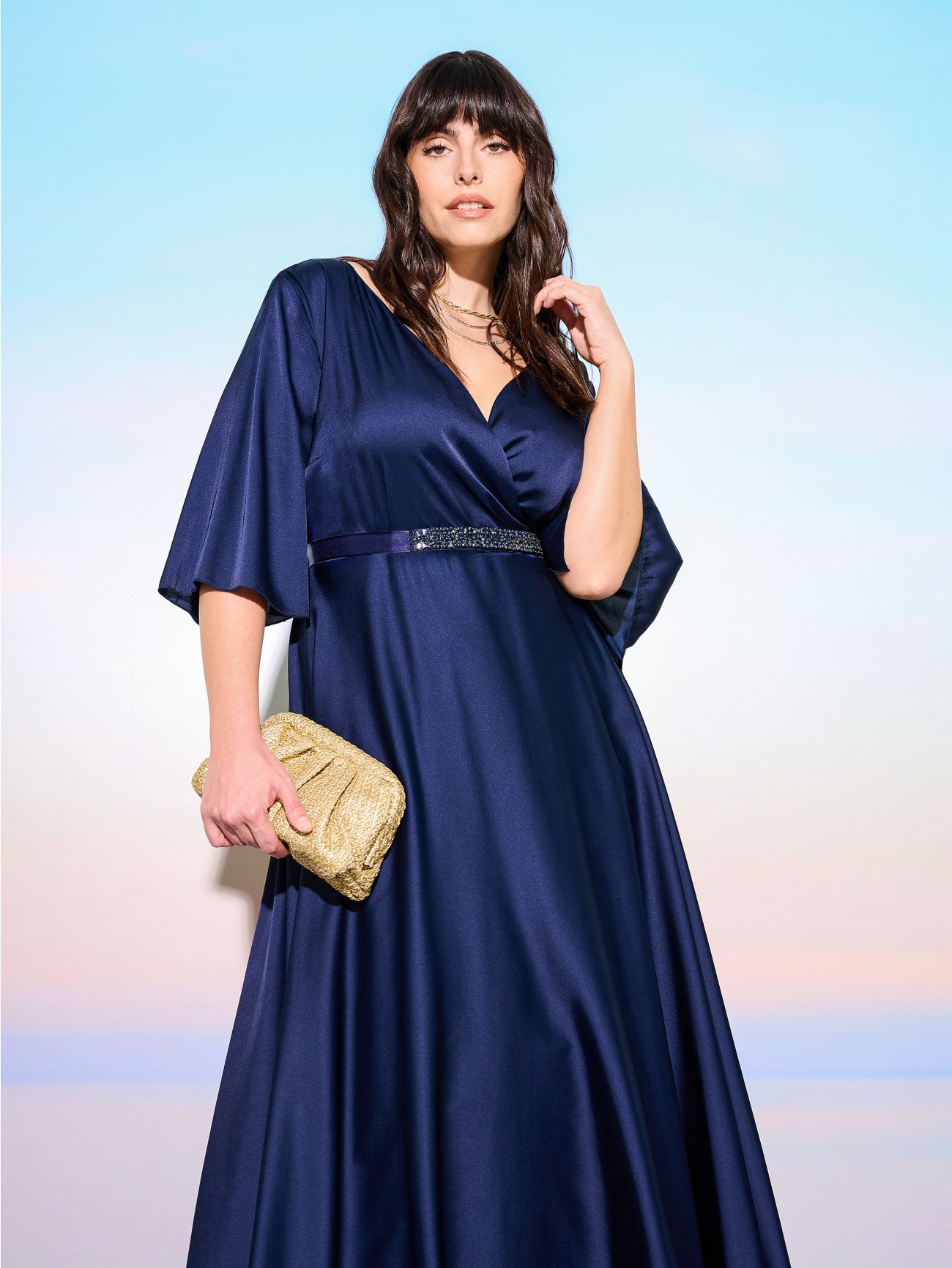 Curvy-Kleid in Blau aus Satin sp_e1
